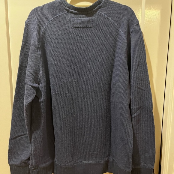 Tommy Bahama  navy blue sweater size Lg. - Picture 4 of 4